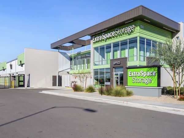 Extra Space Storage facility at 104 N Val Vista Dr - Mesa, AZ