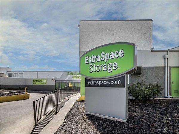 Extra Space Storage facility at 401 Farnel Rd - Santa Maria, CA