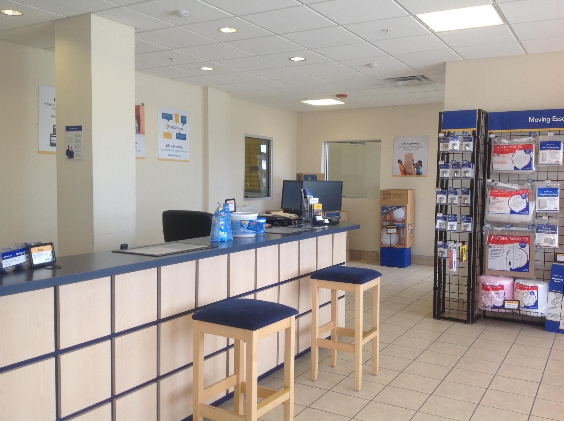 15×5 Self Storage Unit in North Miami, FL 640 NW 133rd St North Miami, Florida 3