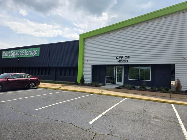 Extra Space Storage facility at 4000 Memorial Pkwy SW - Huntsville, AL