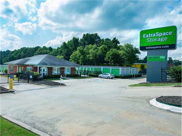 Extra Space Storage facility at 8337 Tara Blvd - Jonesboro, GA