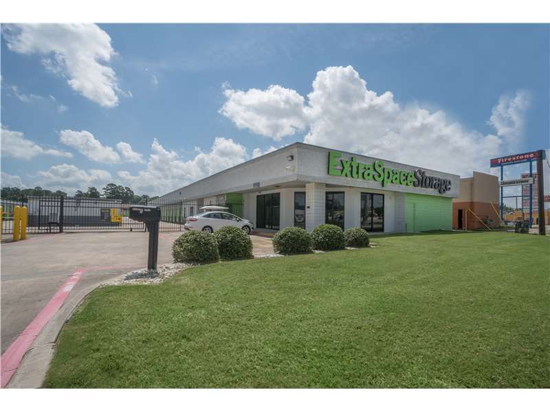 Extra Space Storage  25690 I-45 in Spring, TX