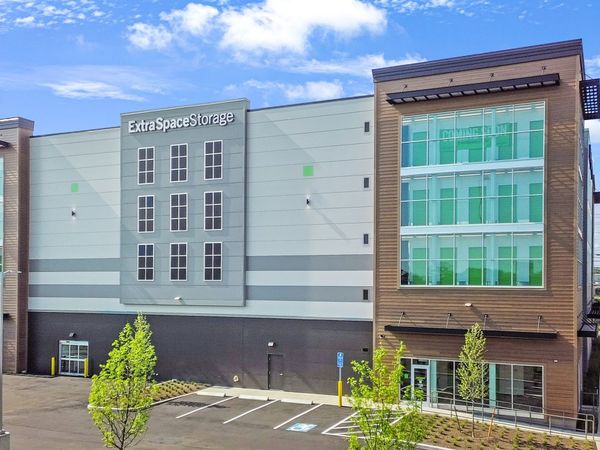Extra Space Storage facility at 1525 Railroad Ave - Bridgeport, CT