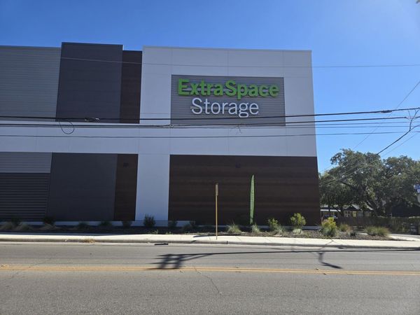 Extra Space Storage facility at 211 E French Pl - San Antonio, TX