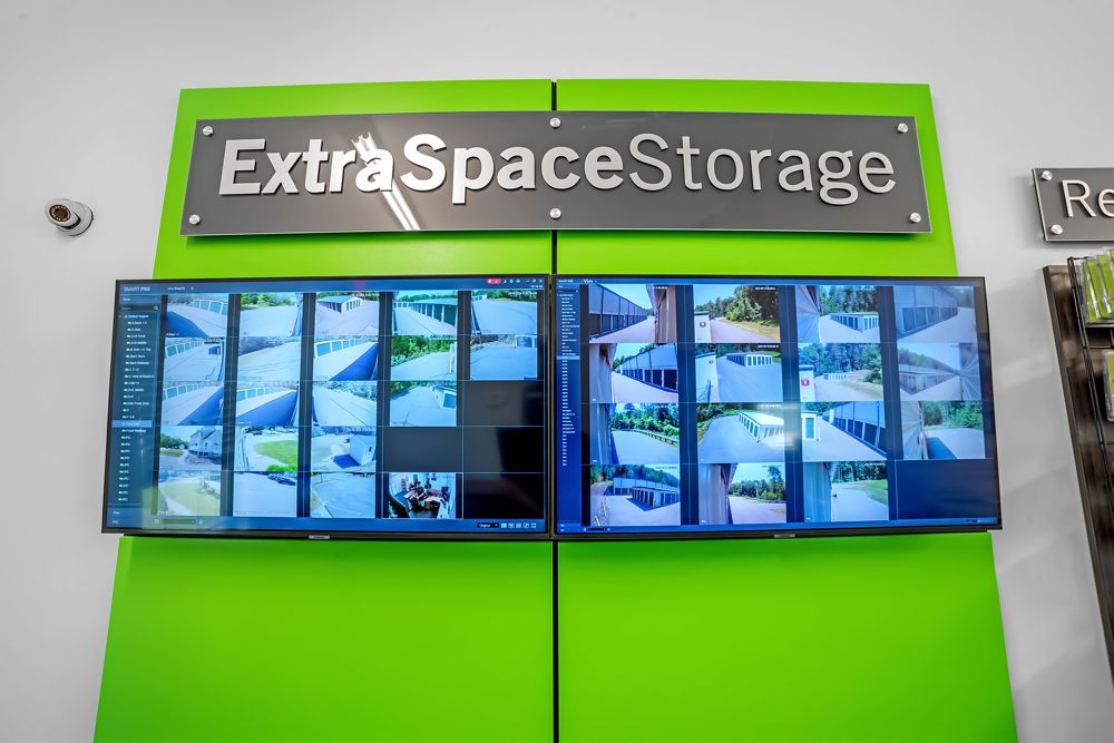 Extra Space Storage  230 Rockingham Rd in Derry, NH