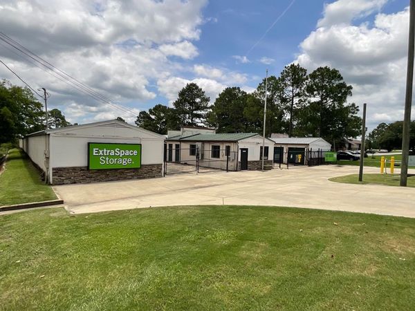 Extra Space Storage facility at 4365 Virginia Loop Rd - Montgomery, AL