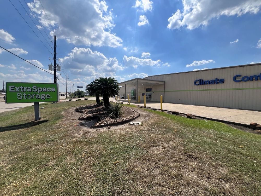 Extra Space Storage  3800 Highway 6 S in Houston, TX