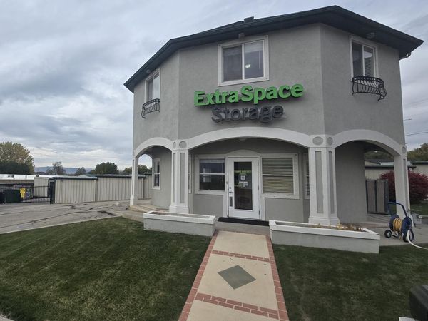 Extra Space Storage facility at 2067 Ironton Blvd - Provo, UT