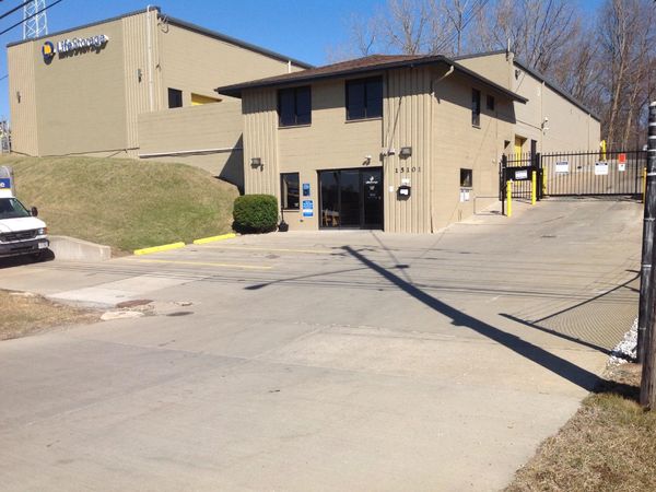 Extra Space Storage facility at 15101 McCracken Rd - Cleveland, OH