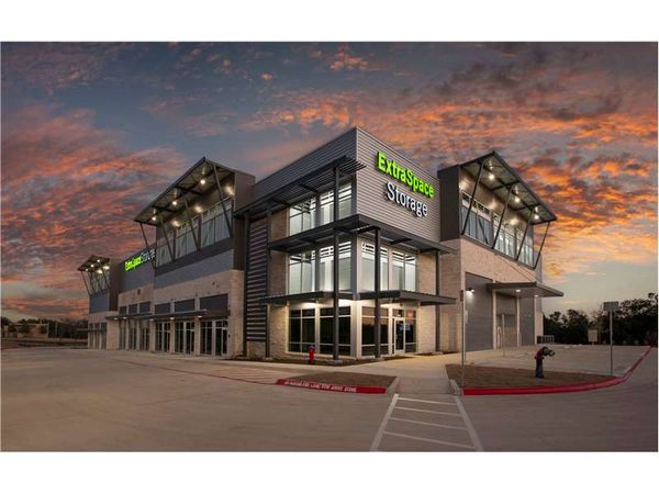 Extra Space Storage facility at 2801 W University Ave - Georgetown, TX