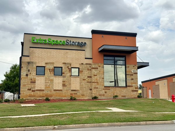 Extra Space Storage facility at 5808 Davis Blvd - North Richland Hills, TX