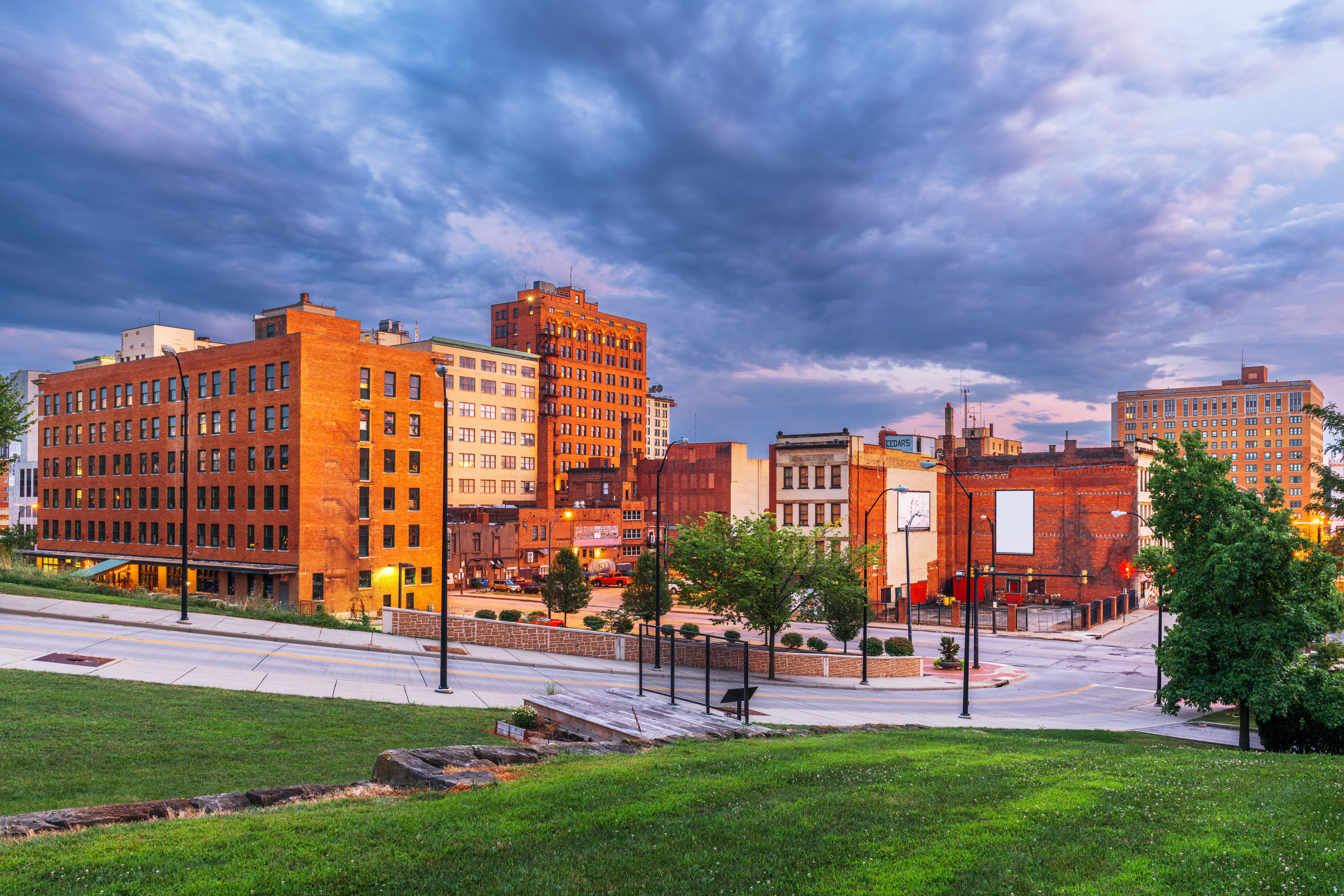 Article Image: Where to Get Free & Cheap Moving Boxes in Youngstown