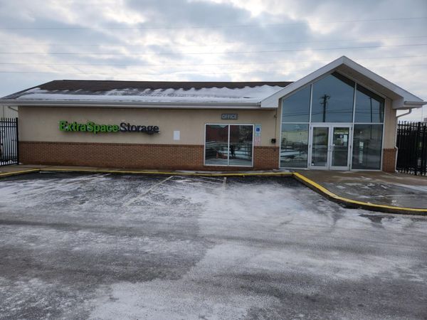 Extra Space Storage facility at 318 S Henderson Rd - King of Prussia, PA