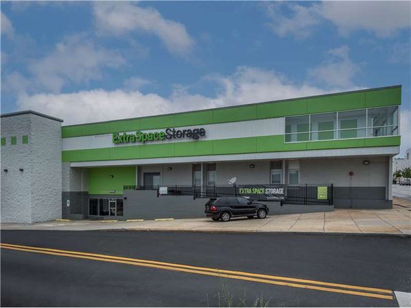 Extra Space Storage facility at 2400 N Howard St - Baltimore, MD