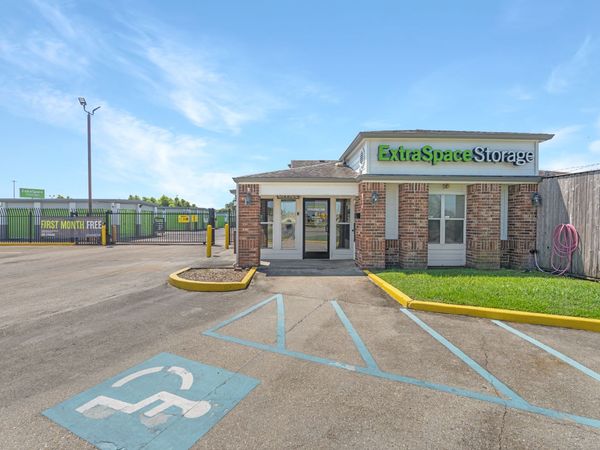 Extra Space Storage facility at 6600 I-10 Service Rd - New Orleans, LA