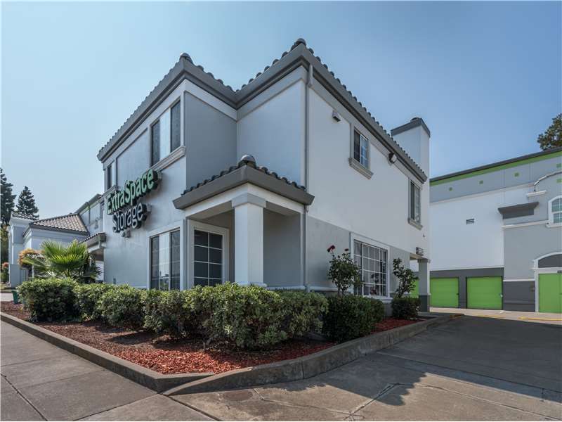 3×3 Self Storage Unit in Castro Valley, CA 3939 Castro Valley Blvd Castro Valley, California