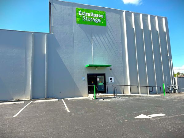Extra Space Storage facility at 137 Sugarloaf Rd - Hendersonville, NC