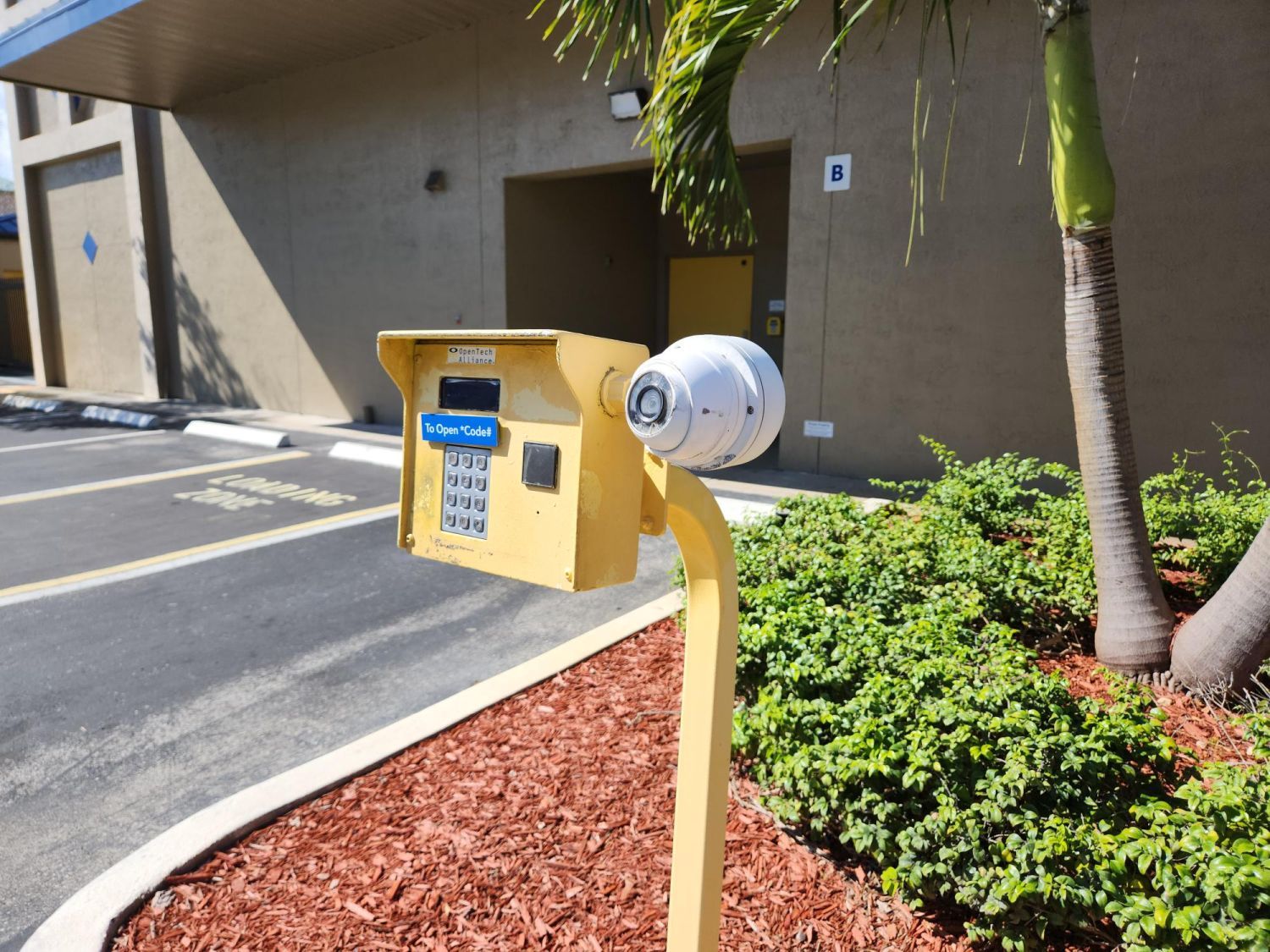 4×3 Self Storage Unit in Oakland Park, FL 3001 N Dixie Hwy Oakland Park, Florida 2