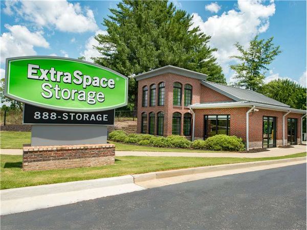 Extra Space Storage facility at 1172 Auburn Rd - Dacula, GA