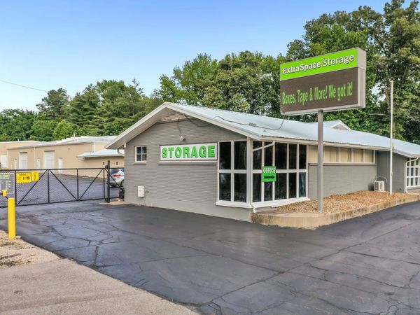 Extra Space Storage facility at 3425 New Hartford Rd - Owensboro, KY