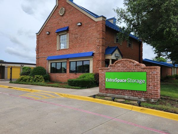 Extra Space Storage facility at 3222 N Shiloh Rd - Garland, TX