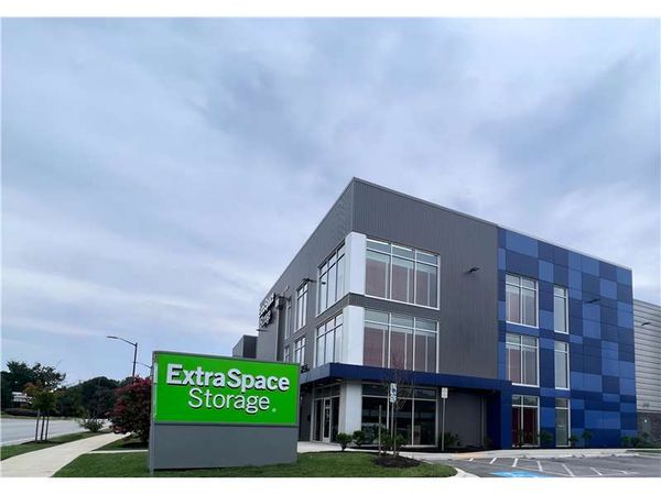 Extra Space Storage facility at 265 8th Ave NW - Glen Burnie, MD