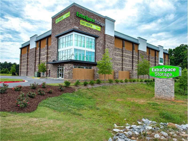 Extra Space Storage  3130 Peachtree Pkwy in Suwanee, GA