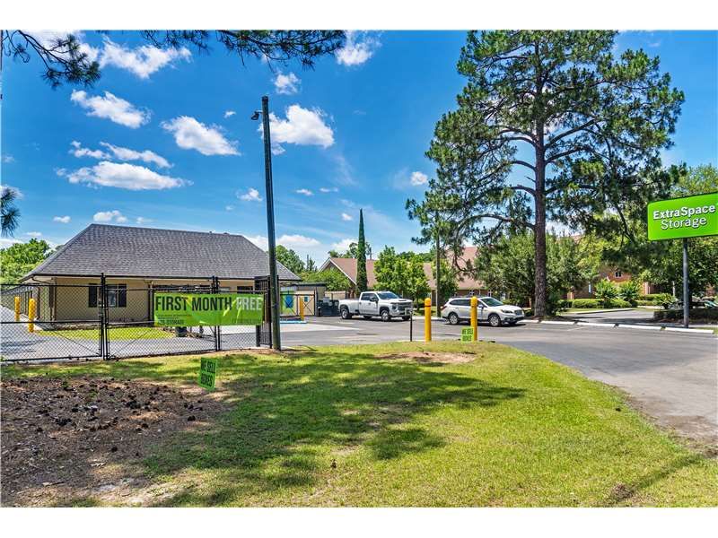 Extra Space Storage  5207 Montgomery St in Savannah, GA