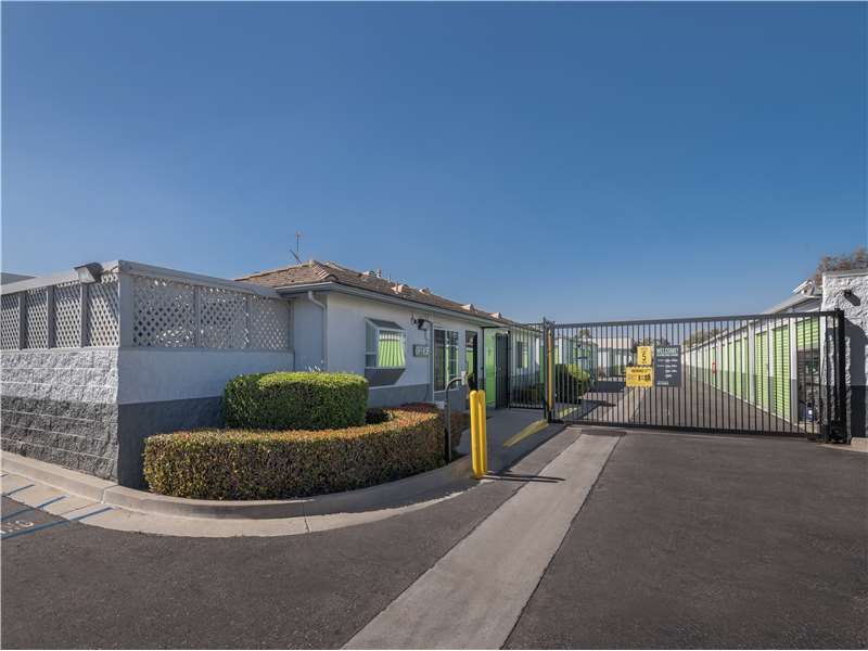 Extra Space Storage  2807 Skyway Dr in Santa Maria, CA