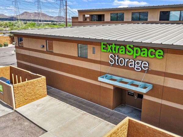 Extra Space Storage facility at 9383 E Bell Rd - Scottsdale, AZ