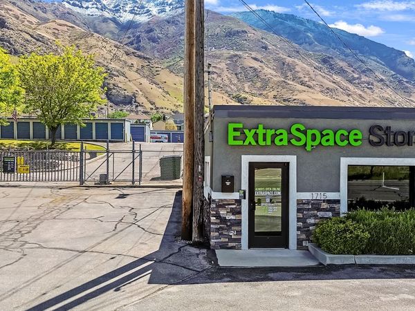 Extra Space Storage facility at 1715 S State St - Provo, UT