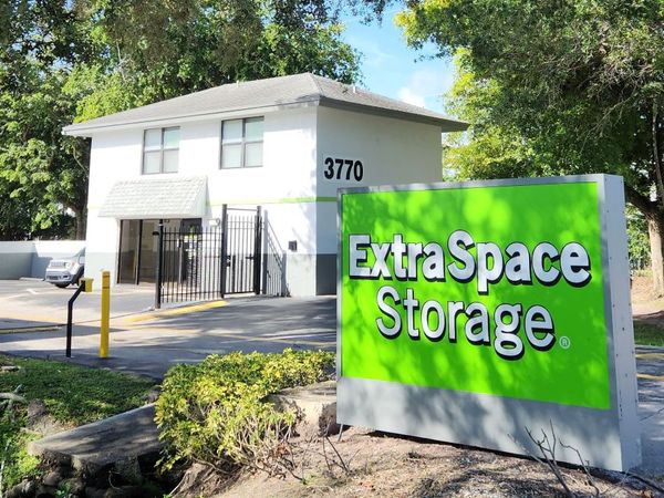 Extra Space Storage facility at 3770 Lantana Rd - Lantana, FL