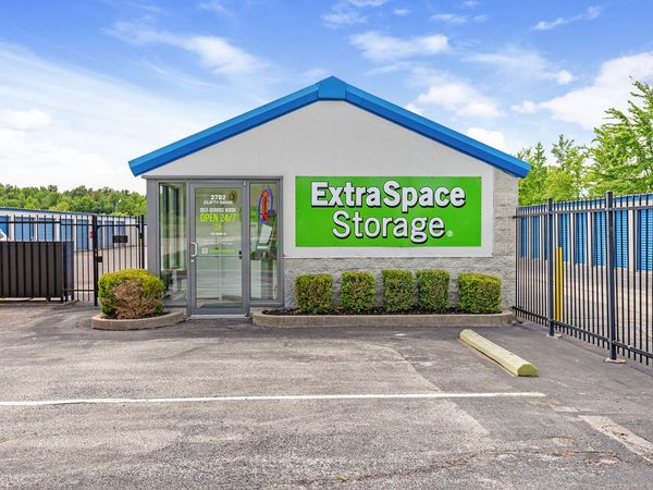 Extra Space Storage facility at 2782 Clifty Dr - Madison, IN