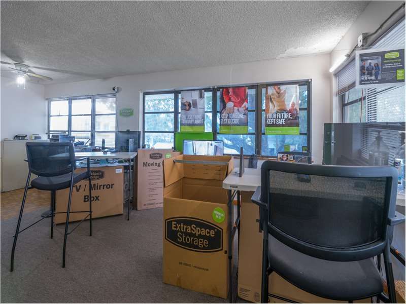 4×3 Self Storage Unit in Fort Lauderdale, FL 2523 NW 6th St Fort Lauderdale, Florida 3