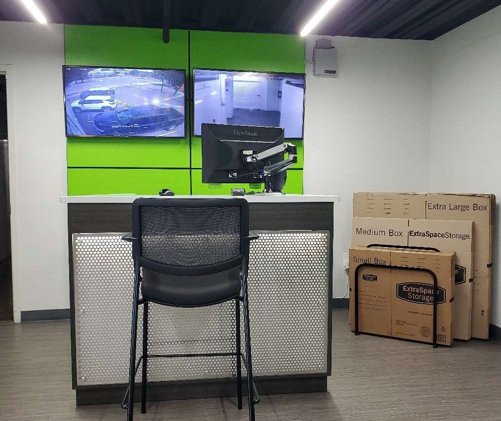 Extra Space Storage  300 Market St in Oakland, CA