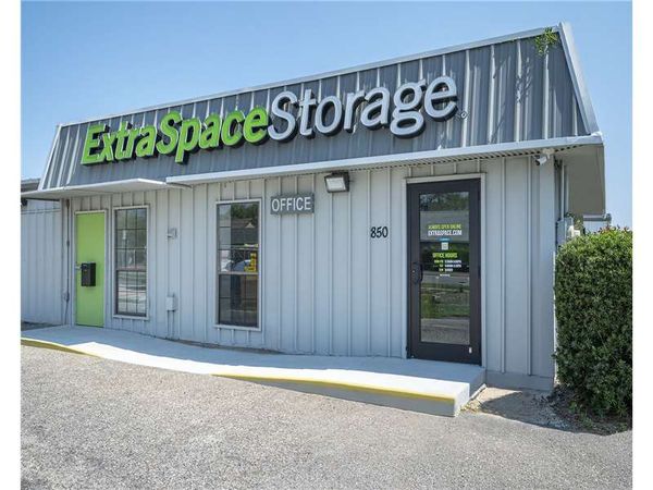 Extra Space Storage facility at 850 Airport Rd - Destin, FL