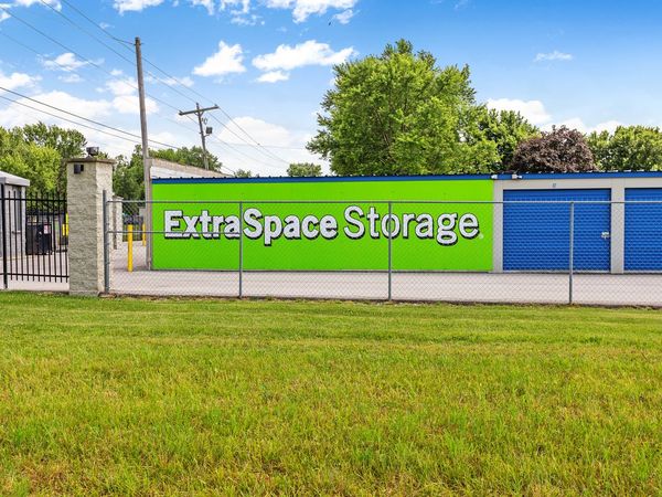 Extra Space Storage facility at 292 13th St NW - Linton, IN