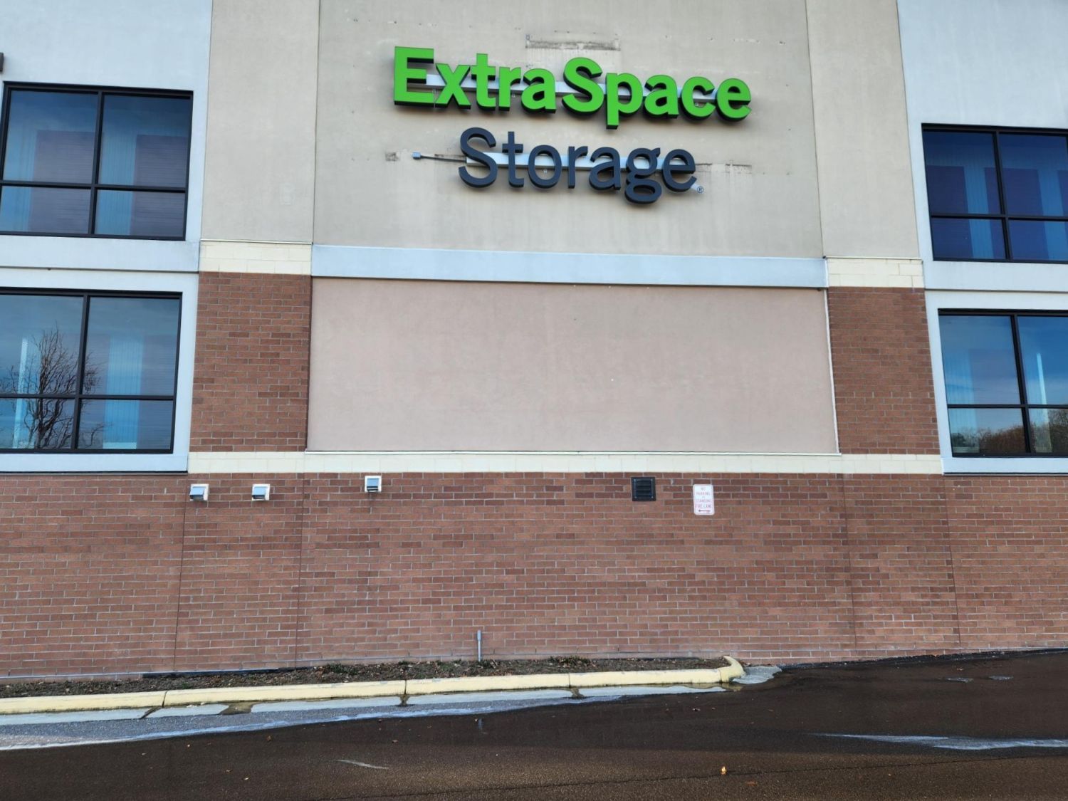 Extra Space Storage  16744 Richmond Hwy in Dumfries, VA
