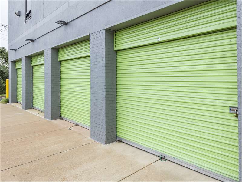 Extra Space Storage  35 S Dove St in Alexandria, VA