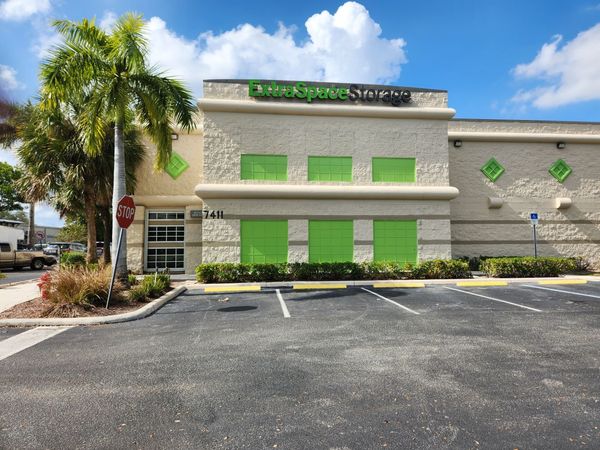 Extra Space Storage facility at 7411 S Military Trl - Lake Worth, FL