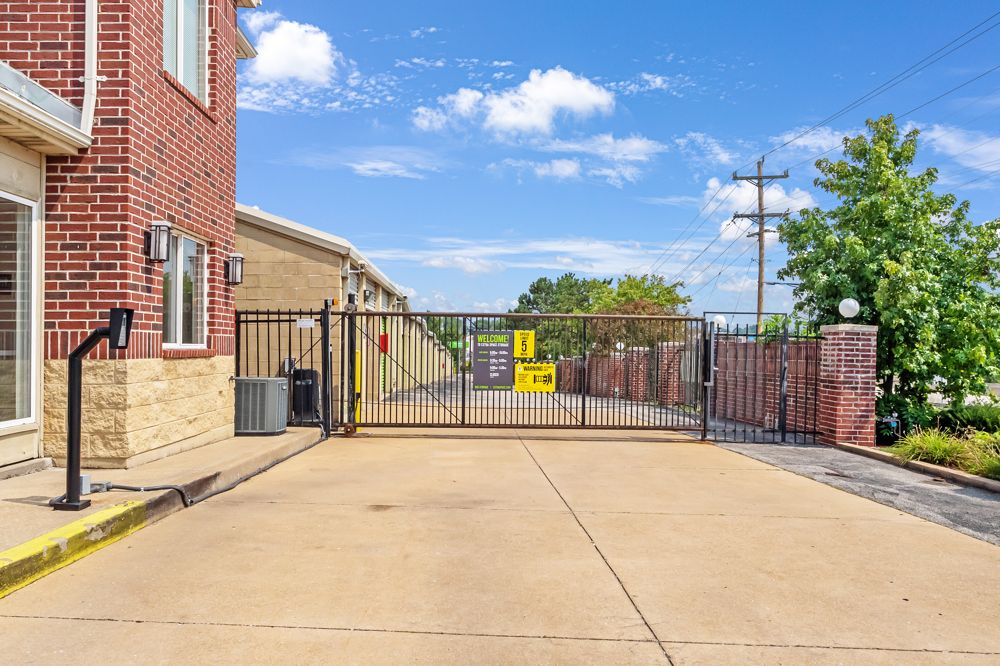 Extra Space Storage  301 Meramec Station Rd in Manchester, MO