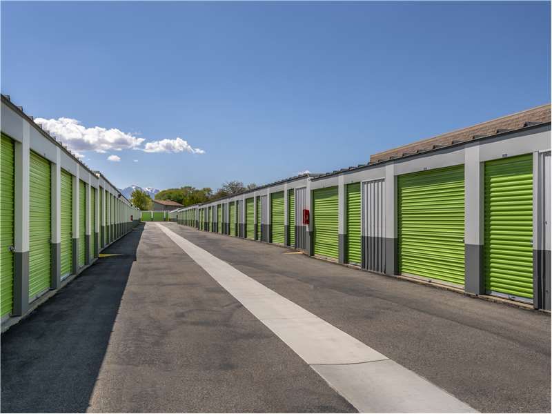 Extra Space Storage  7210 S Redwood Rd in West Jordan, UT