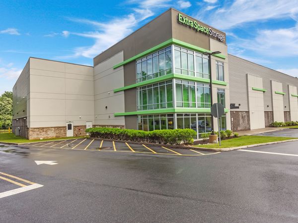 Extra Space Storage facility at 37 Vreeland Rd - Florham Park, NJ