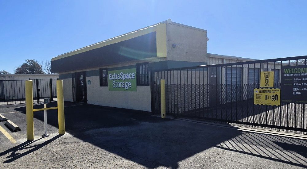 Extra Space Storage  2235 S WW White Rd in San Antonio, TX