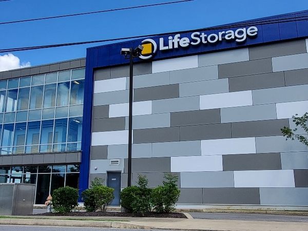 Life Storage facility on 4326 Kenilwood Dr - Nashville, TN