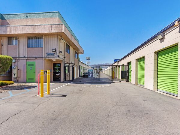 Extra Space Storage facility at 919 W Gladstone St - San Dimas, CA