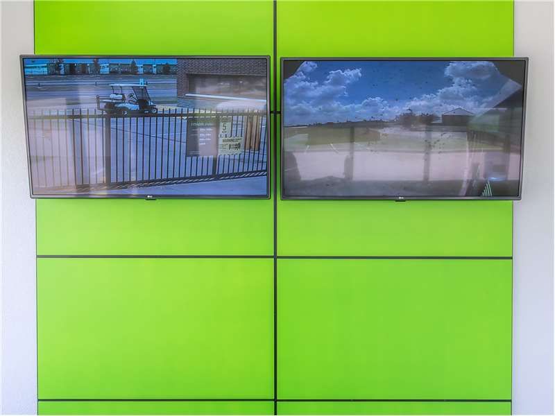 Extra Space Storage  2814 S Walton Walker Blvd in Dallas, TX