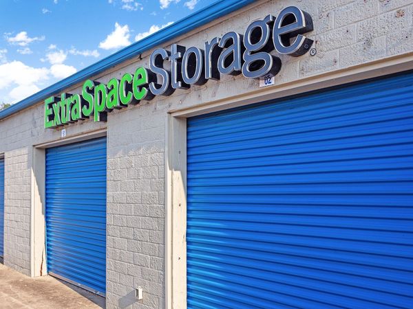 Extra Space Storage facility at 305 W County Line Rd - Edinburgh, IN