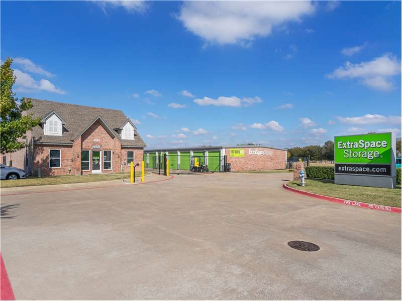 Extra Space Storage  6501 W Plano Pkwy in Plano, TX