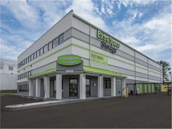 Extra Space Storage facility at 1934 W Main St - Stamford, CT